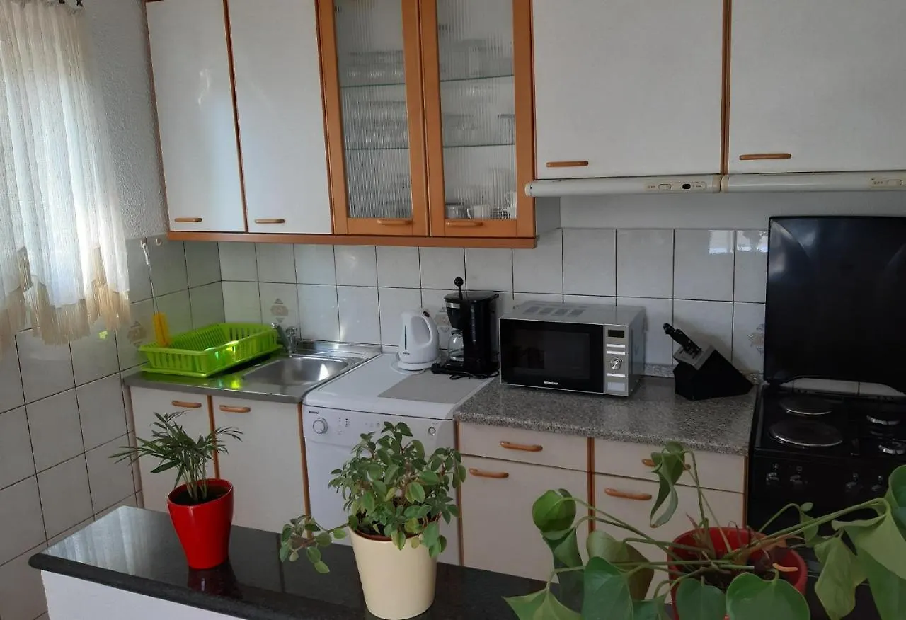 Apartments By The Sea Kampor, Rab - 5051