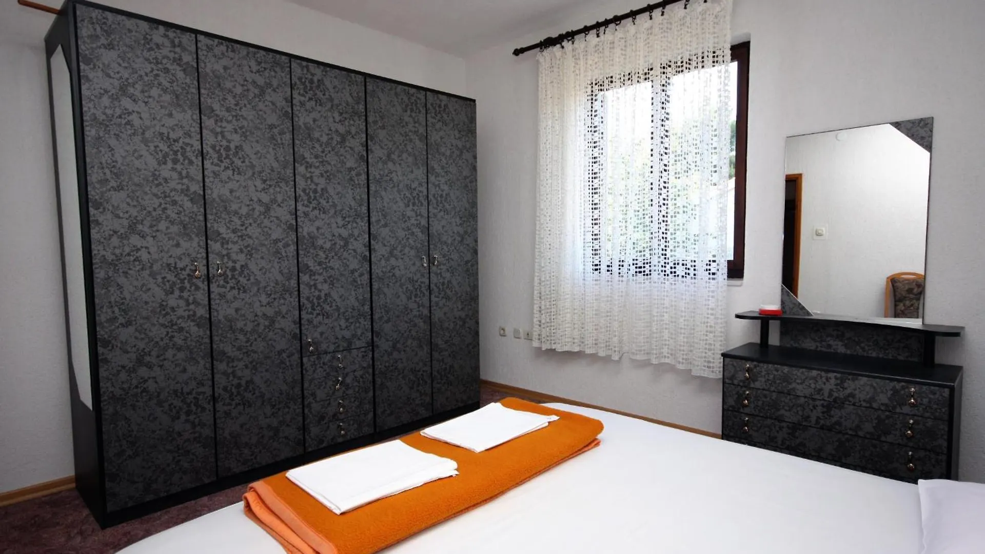 Apartments By The Sea Kampor, Rab - 5051