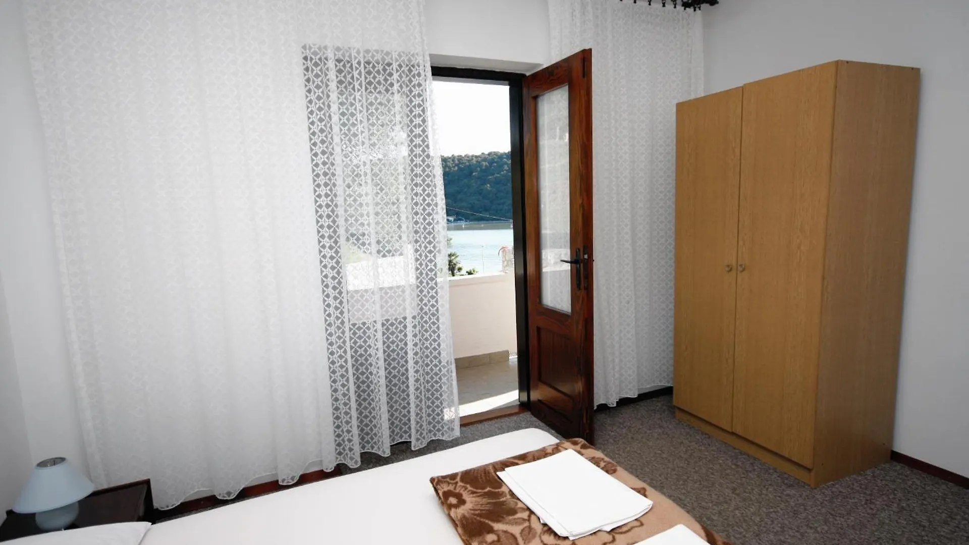 Apartments By The Sea Kampor, Rab - 5051